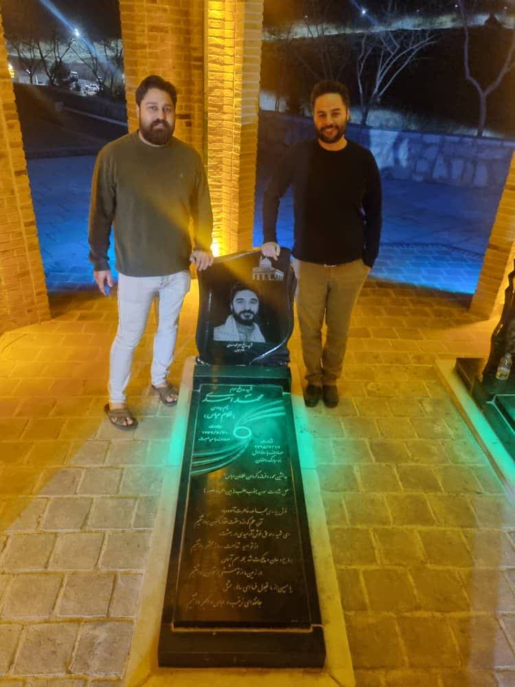 آقای محمد حسن اصفهانی بهمراه برادر بزرگوار شهید مدافع حرم محمد اسدی
